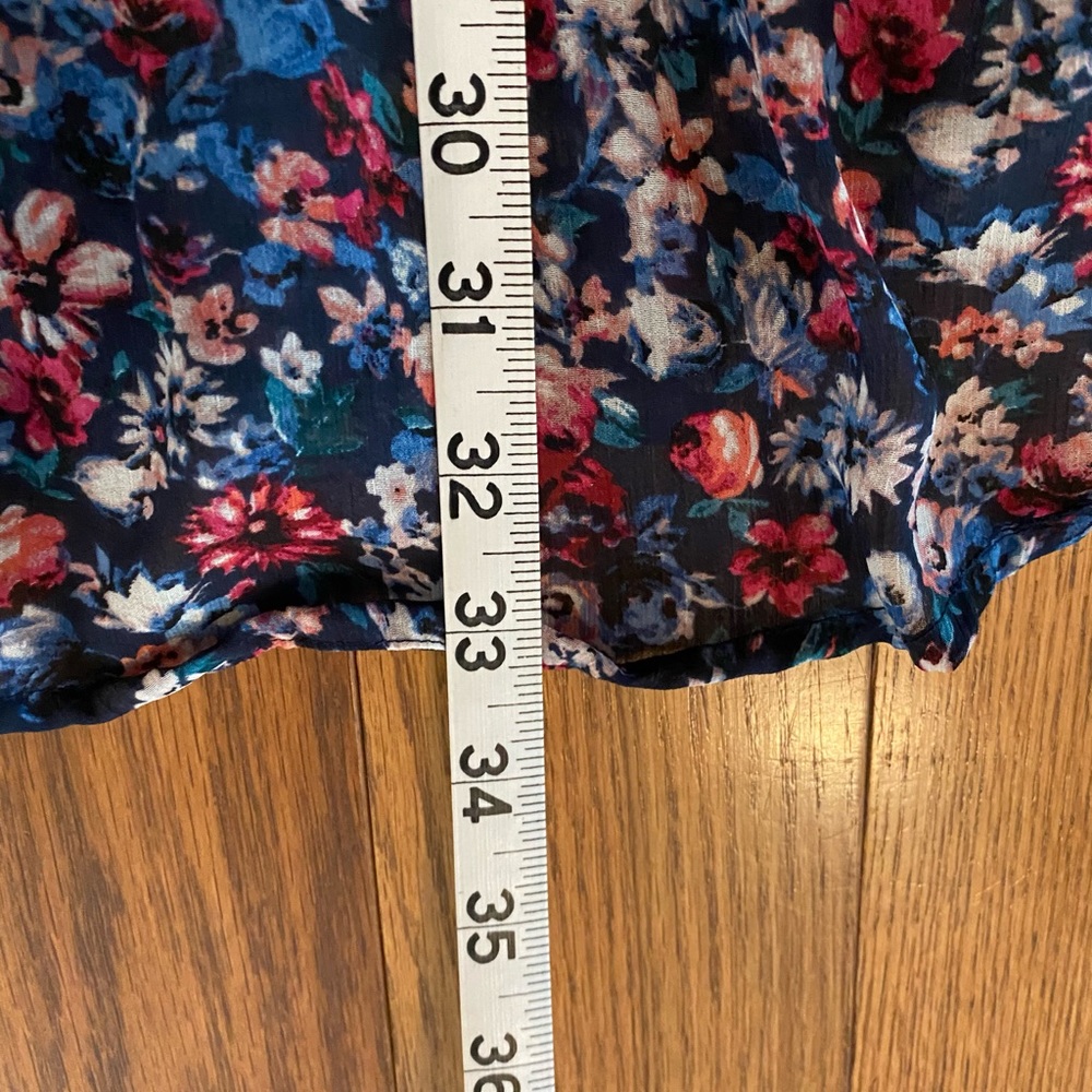 Hollister flowy floral dress - Picture 4 of 5